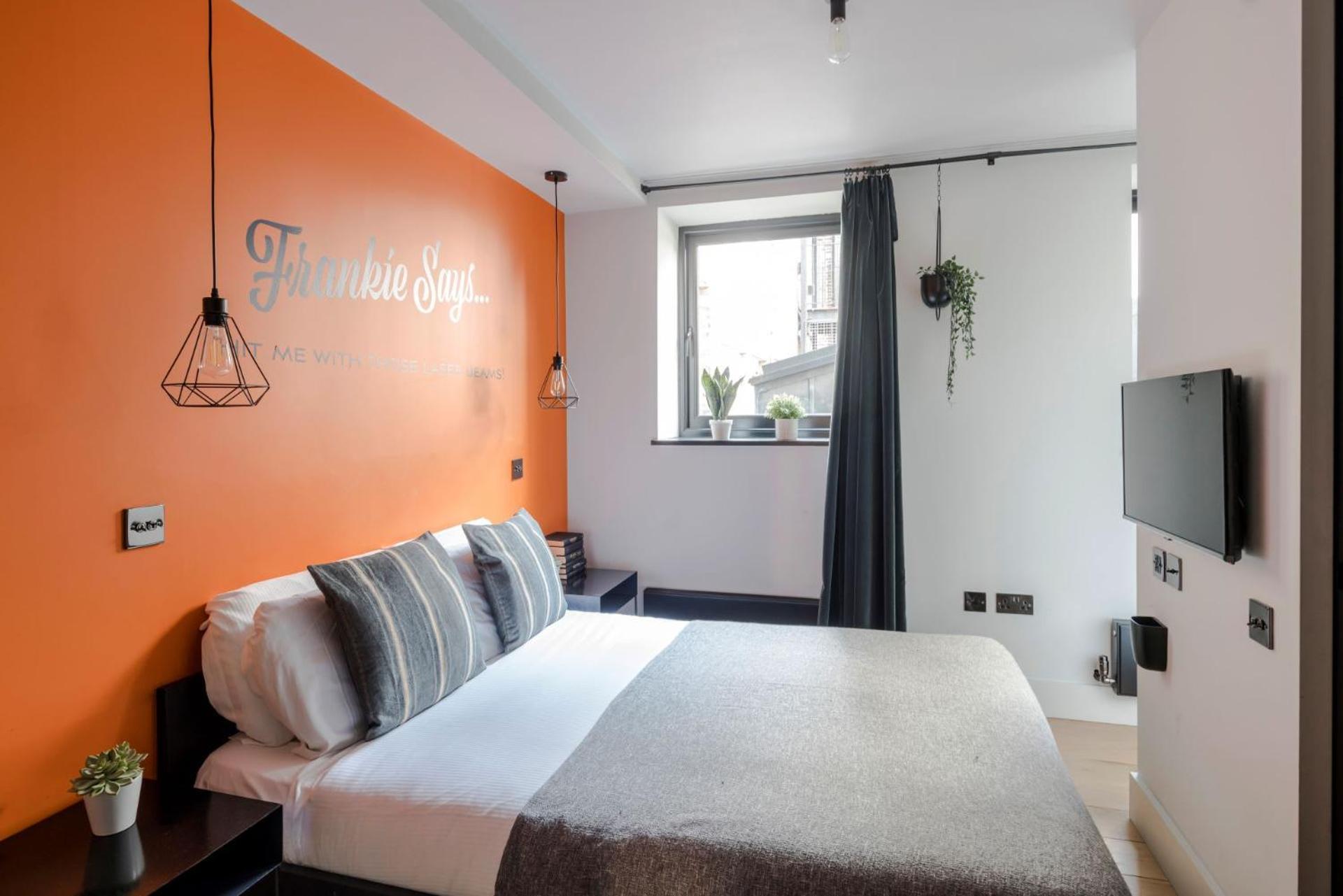 The Good Vibes Parlour - Covent Garden - By Frankie Says Apartment London Exterior photo